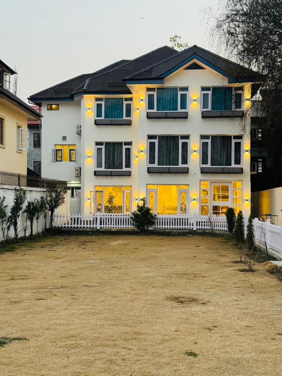 De Elaaf The Luxury Stay Srīnagar 外观 照片