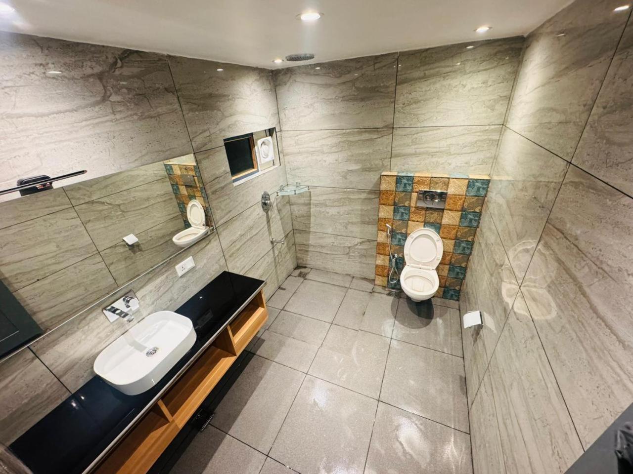 De Elaaf The Luxury Stay Srīnagar 外观 照片