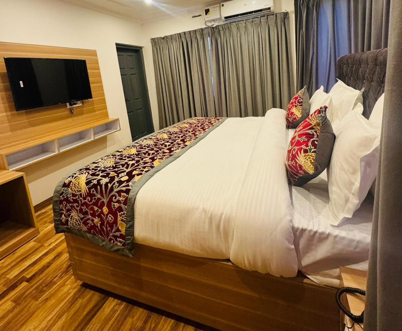 De Elaaf The Luxury Stay Srīnagar 外观 照片